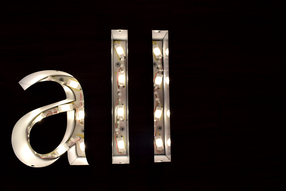 ll文字のLED使用例